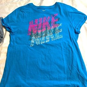Nike girls tshirt